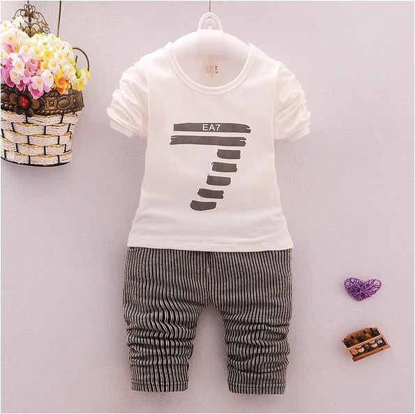 Casuel Jungen Outfit